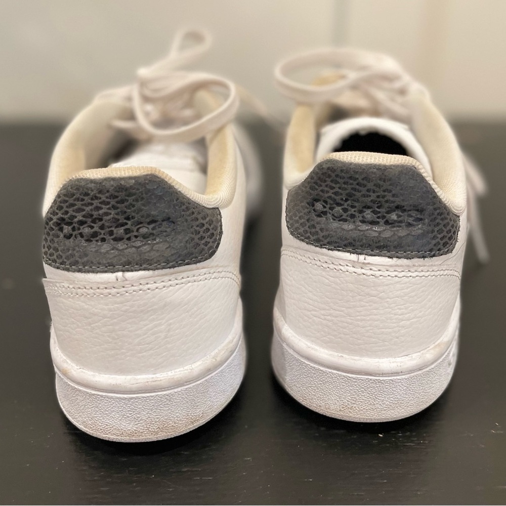 adidas Grand Court SE white lace up sneaker - Picture 2 of 6